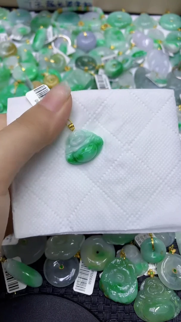 颈饰18K金镶嵌翡翠天然缅甸翡翠A货