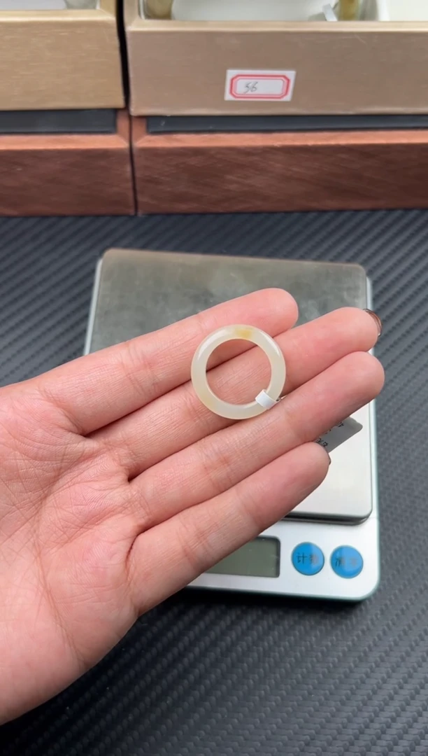 未镶嵌戒圈和田玉若羌微色差戒圈16+J