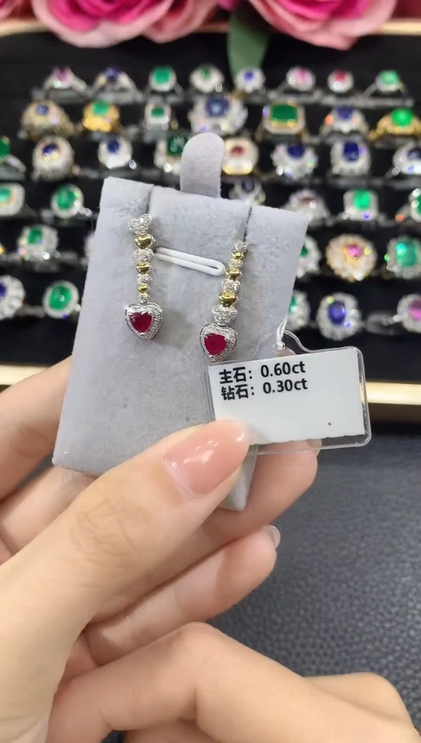 18K金镶嵌耳饰红宝石A39
