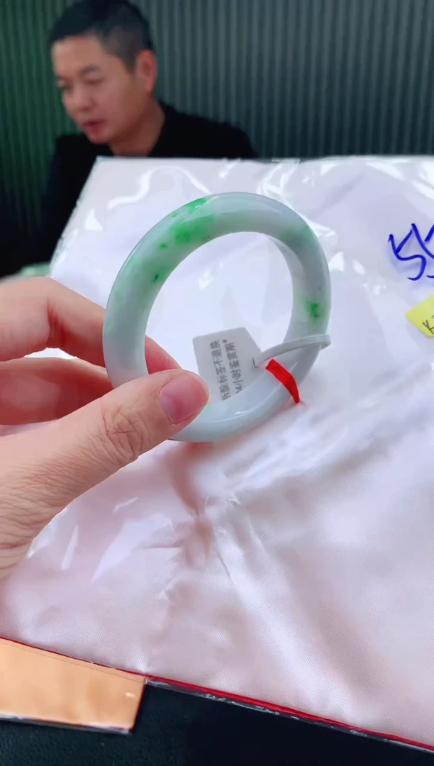 未镶嵌手镯翡翠55