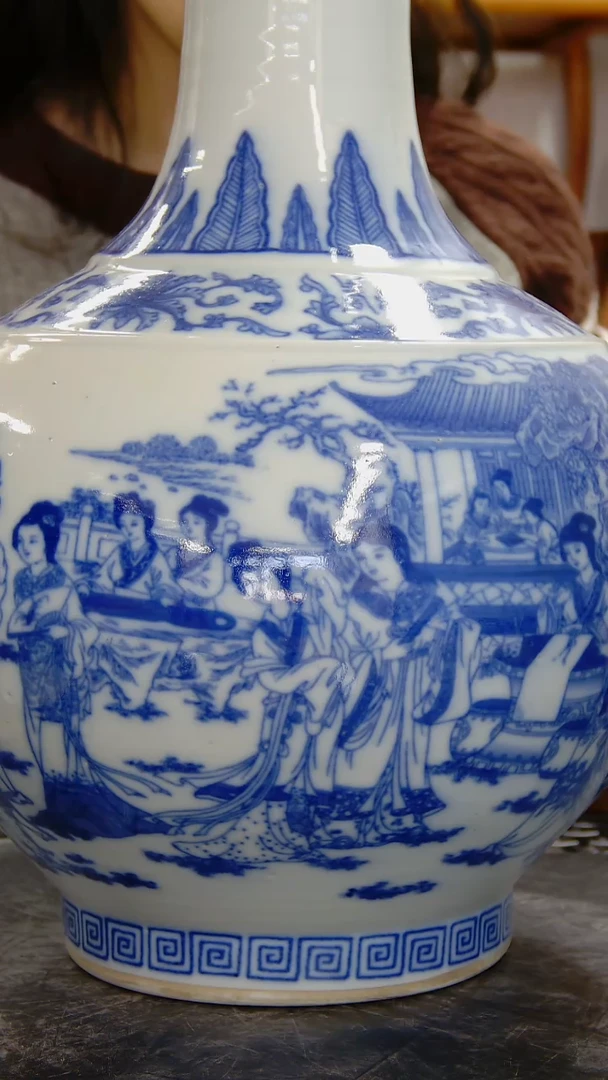 瓶青花金陵十二钗人物纹赏瓶#1011#