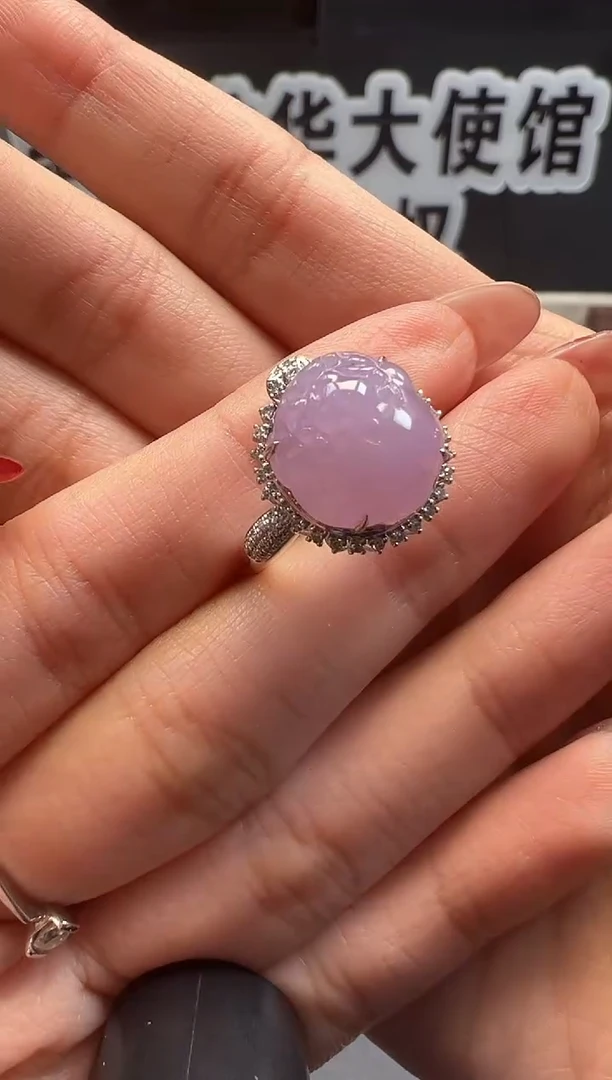 18K金镶嵌戒指翡翠缅甸珠宝严选