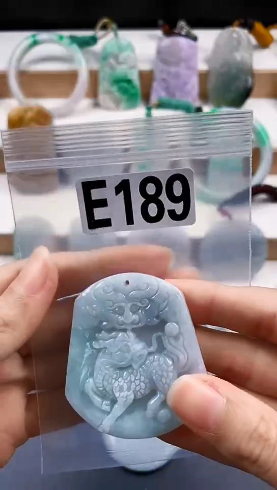 颈饰未镶嵌翡翠天然翡翠吊坠挂件