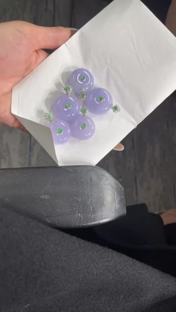 18K金镶嵌挂件翡翠杨*熙FL111825/多样性发一件