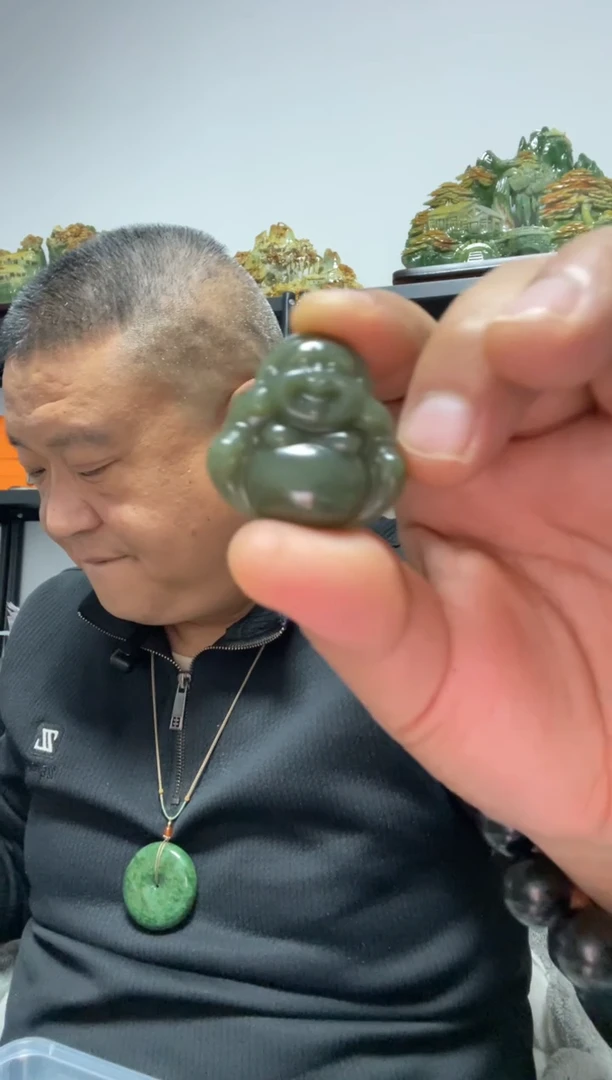 吊坠(赠链)未镶嵌和田玉青黄口佛公吊坠