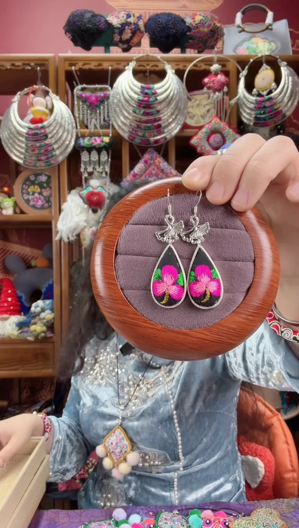 刺绣耳环120甜甜家