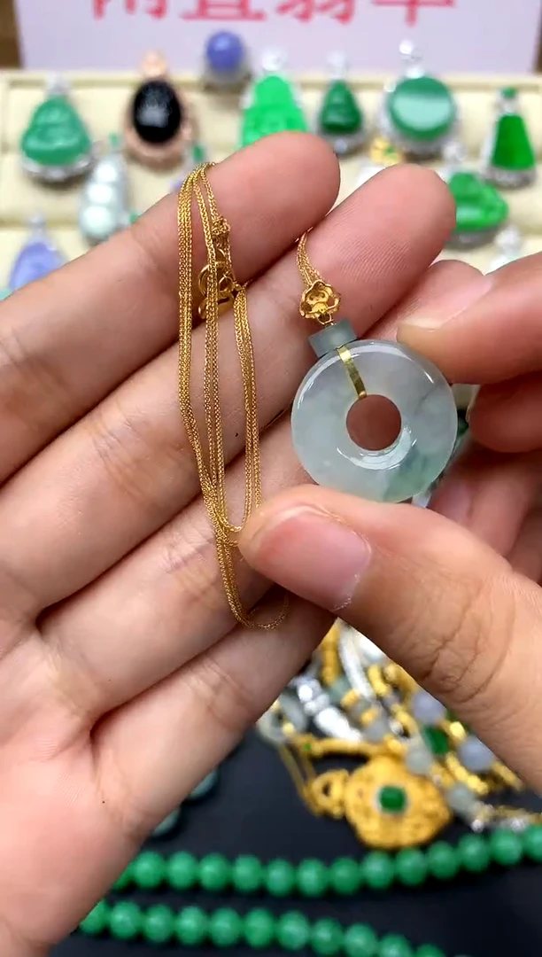 翡翠18K金镶嵌颈饰90-中国好珍宝