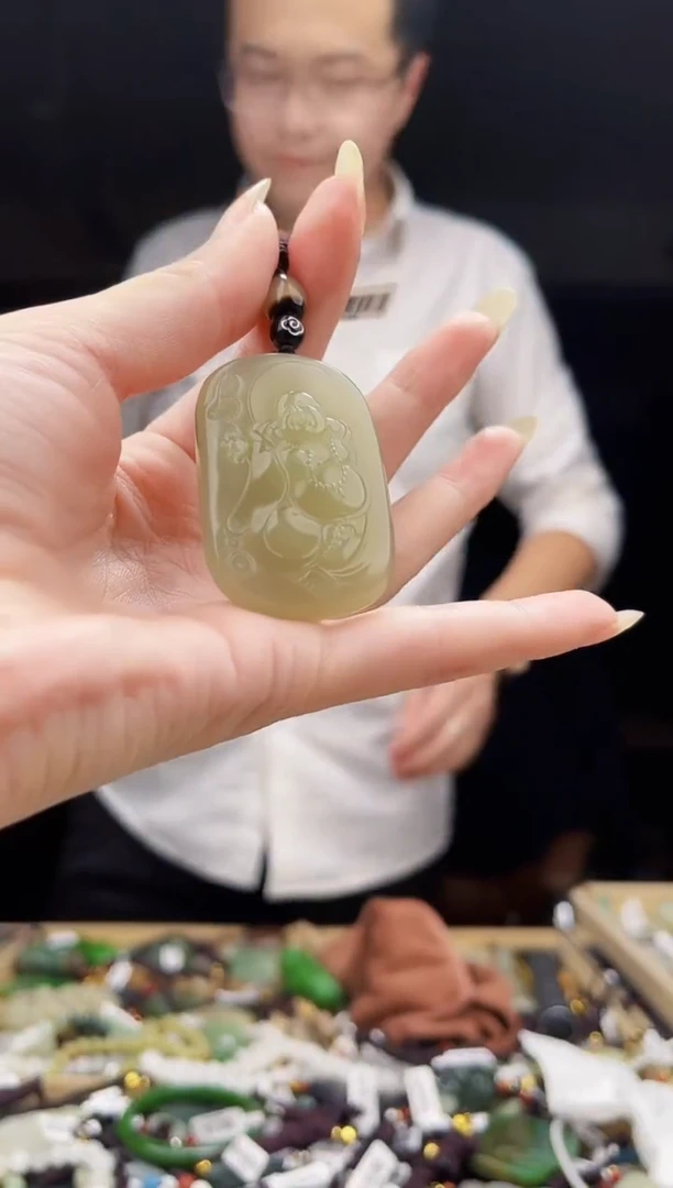 颈饰未镶嵌和田玉1