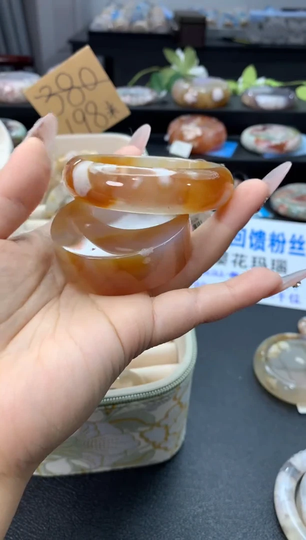 未镶嵌手镯石英质玉（55-56圈口）赠送镯心