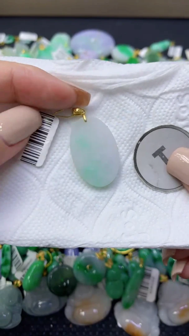 颈饰未镶嵌翡翠天然缅甸翡翠A货