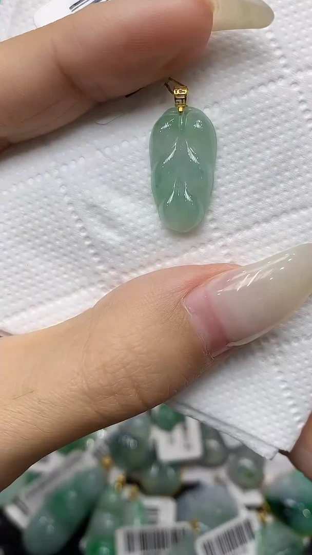 颈饰18K金镶嵌翡翠11111111111