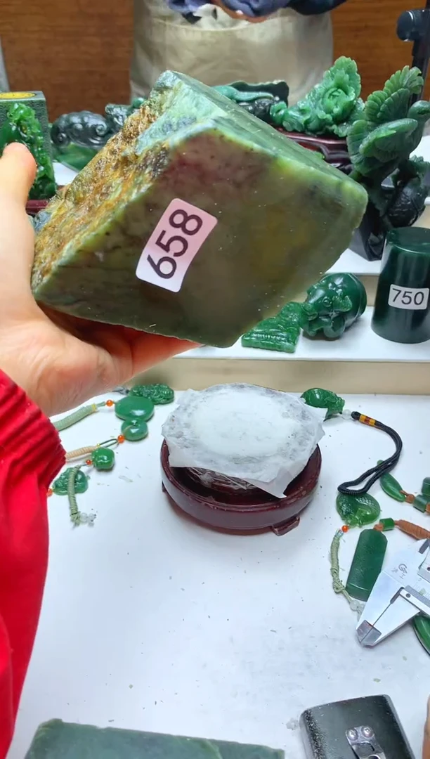 未镶嵌和田玉摆件1