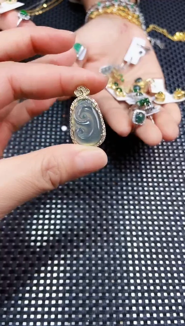 【闪购商品】翡翠吊坠(不含链)未镶嵌111111111