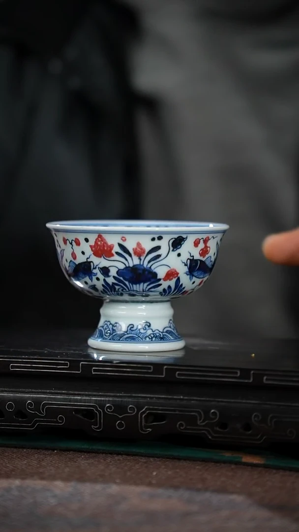 9-1青花釉里红高足玉藻杯（林泉）