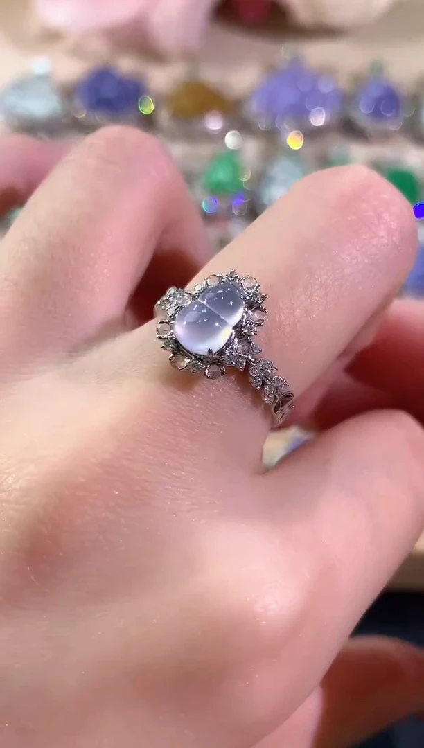 18K金镶嵌戒指翡翠冬日珠宝E30