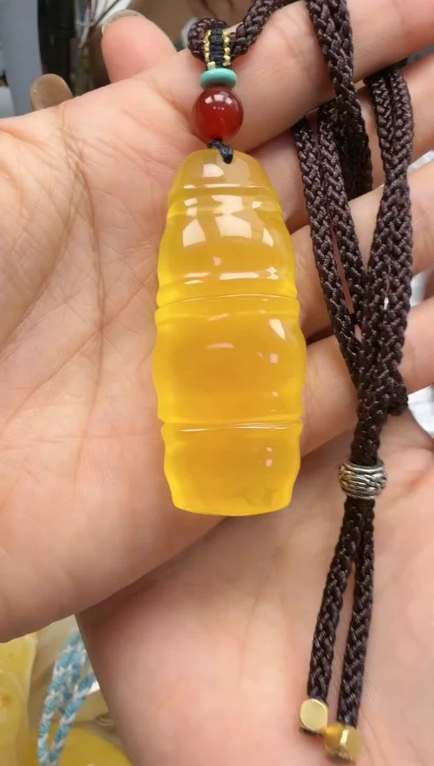 裸石琥珀未镶嵌如图