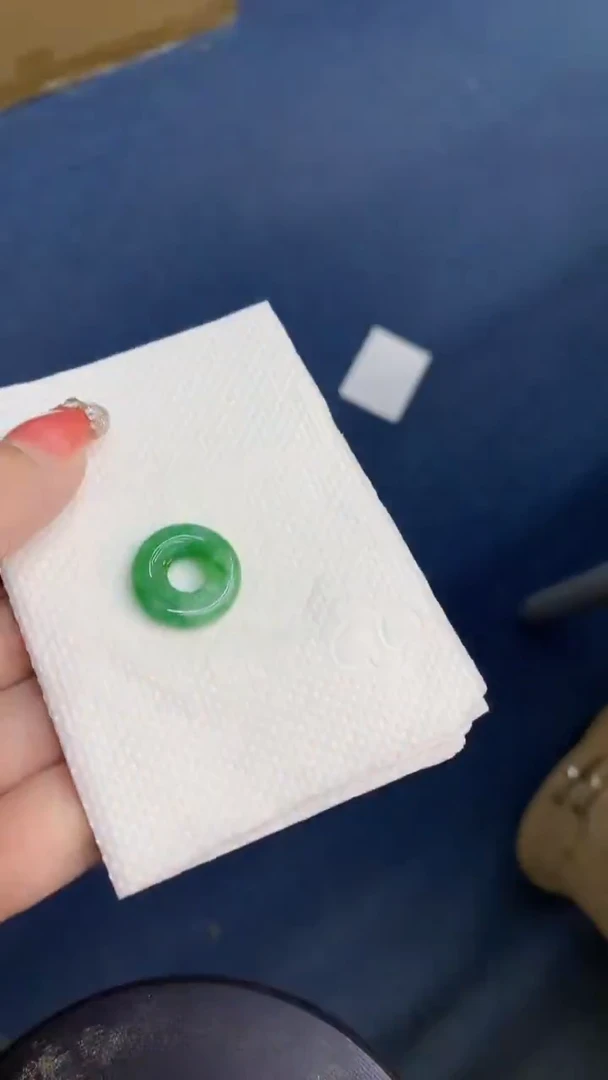 颈饰未镶嵌翡翠1