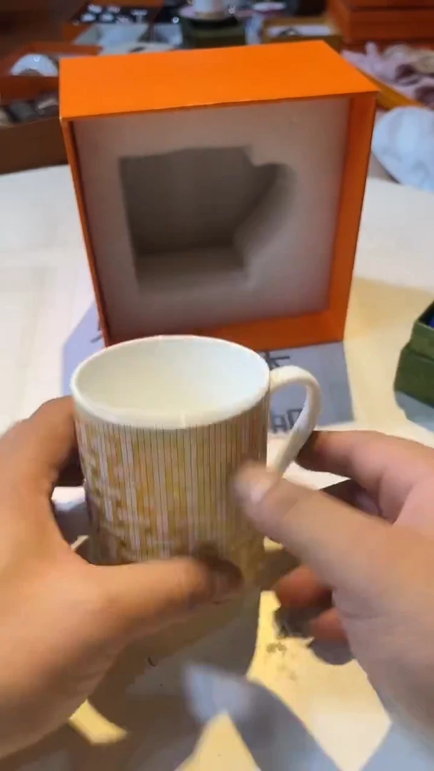 杯鸿辉家品牌瓷器，京东包邮！