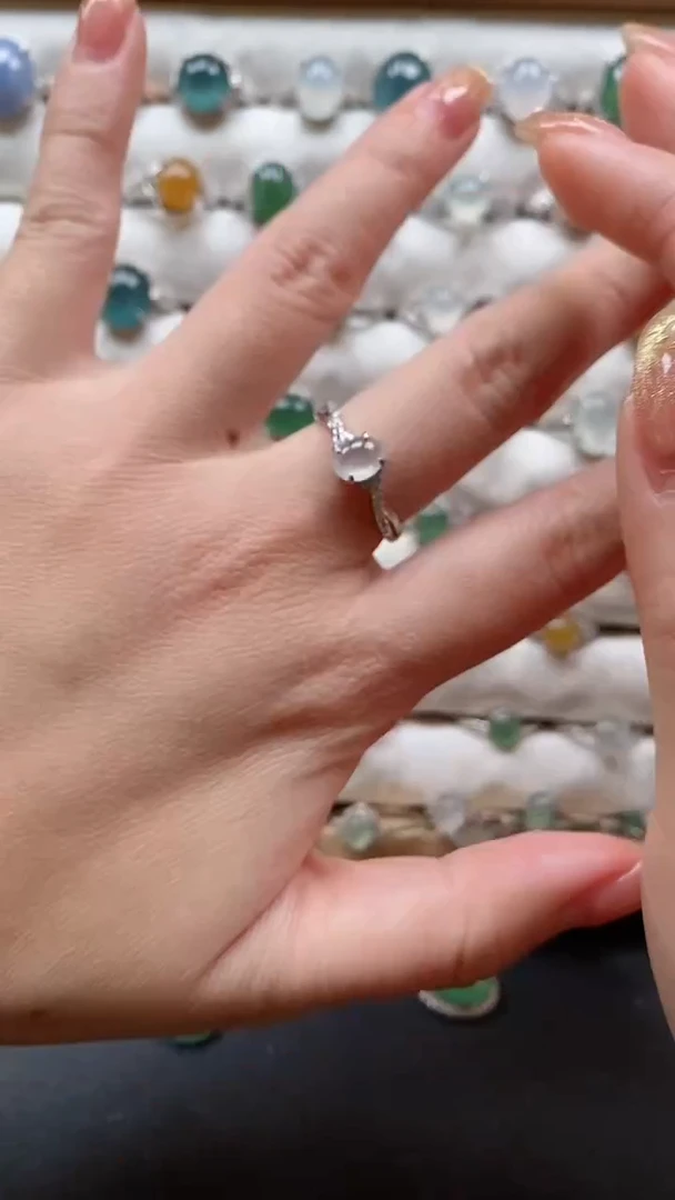 【闪购商品】翡翠戒指银S925镶嵌一物一证一礼盒