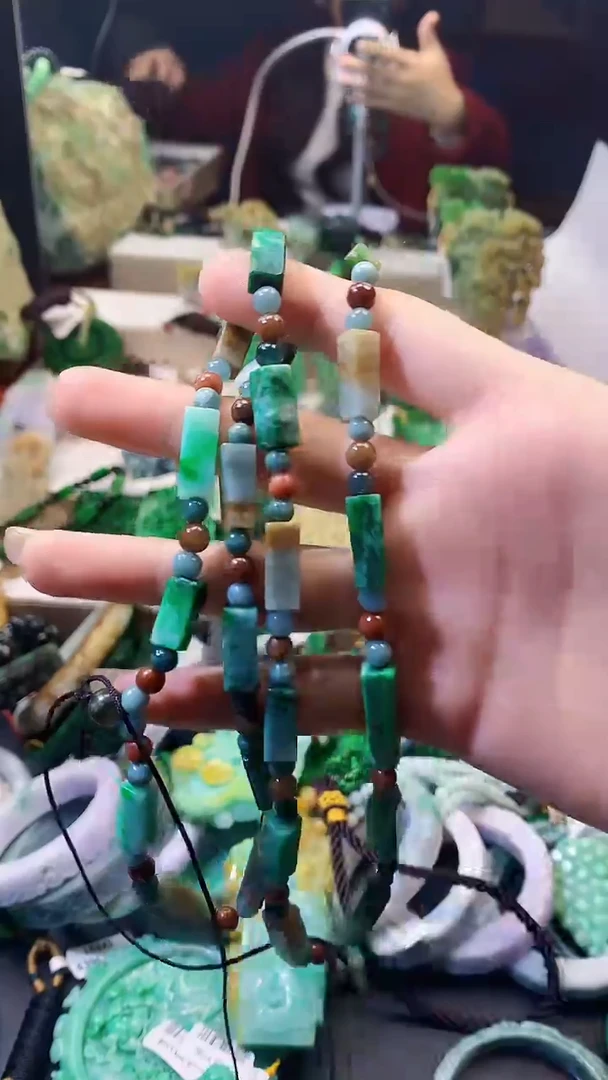 颈饰未镶嵌翡翠天然缅甸a货翡翠