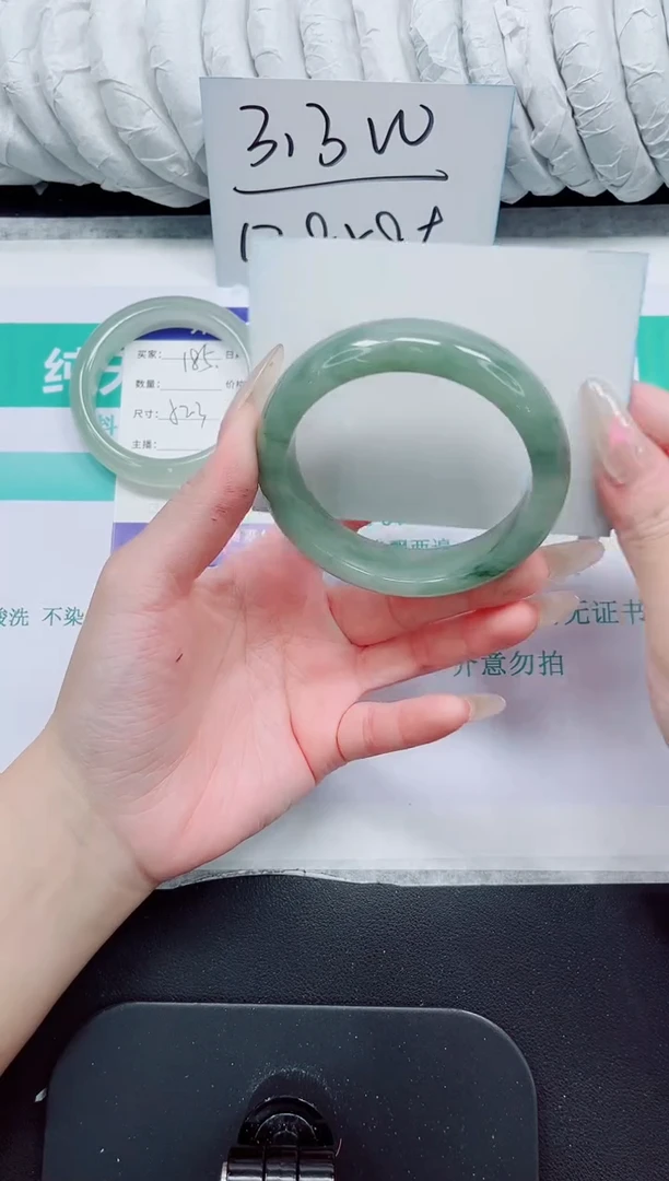 石英质玉手镯未镶嵌186-58