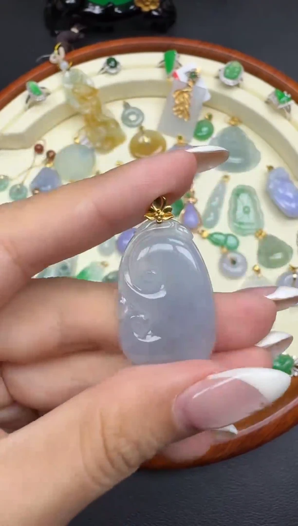 吊坠(赠链)18K金镶嵌翡翠680