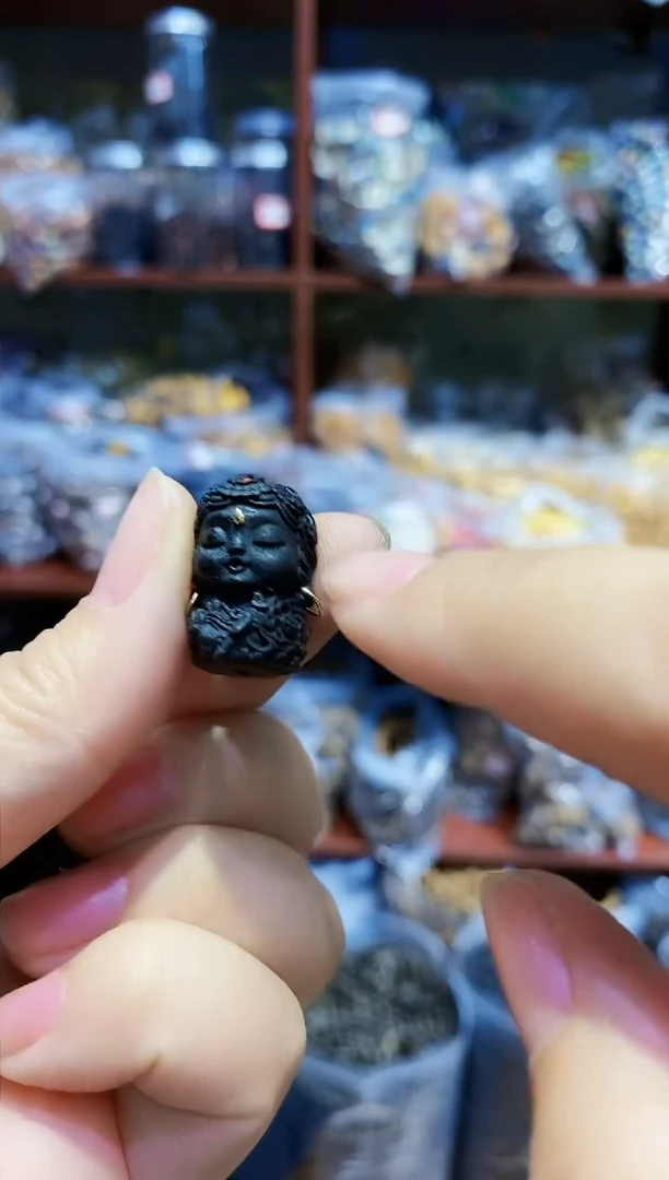 【闪购商品】非洲檀香无事牌降真度母