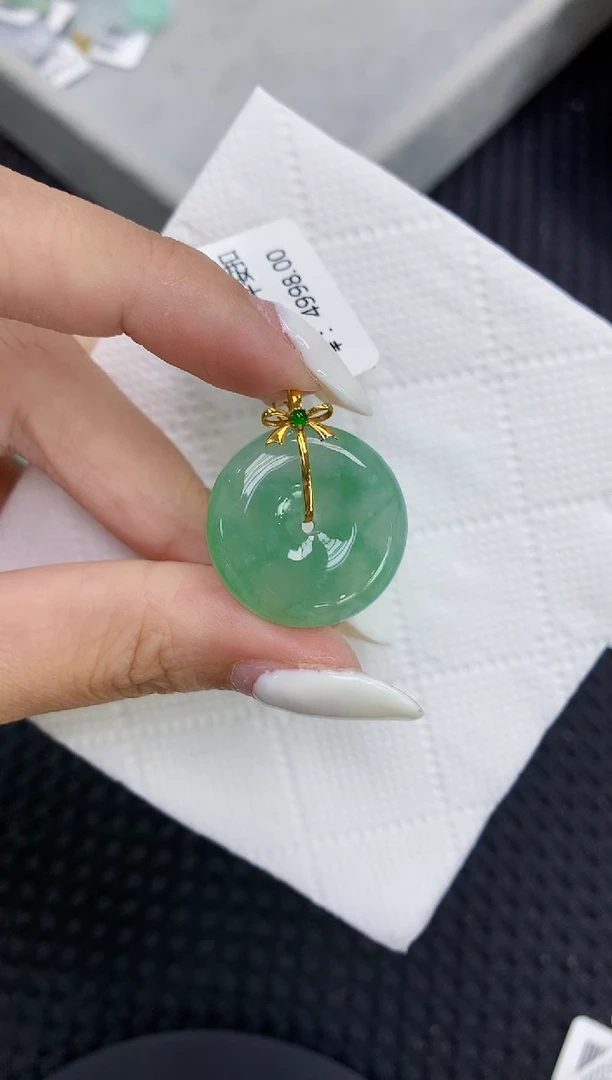 颈饰18K金镶嵌翡翠11111111111