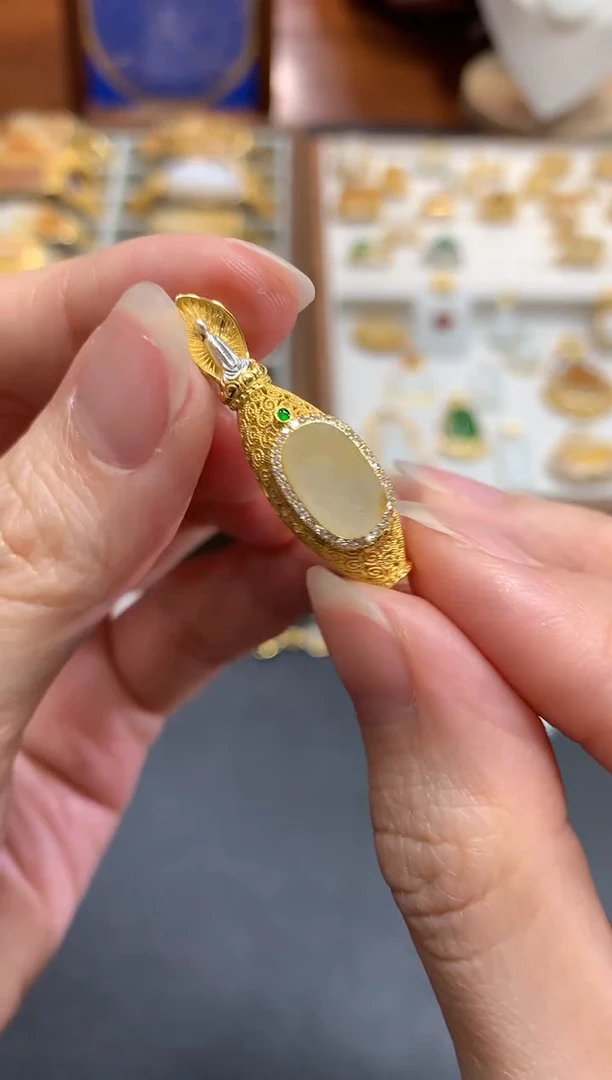 【闪购商品】和田玉吊坠18K金镶嵌Q300|4980