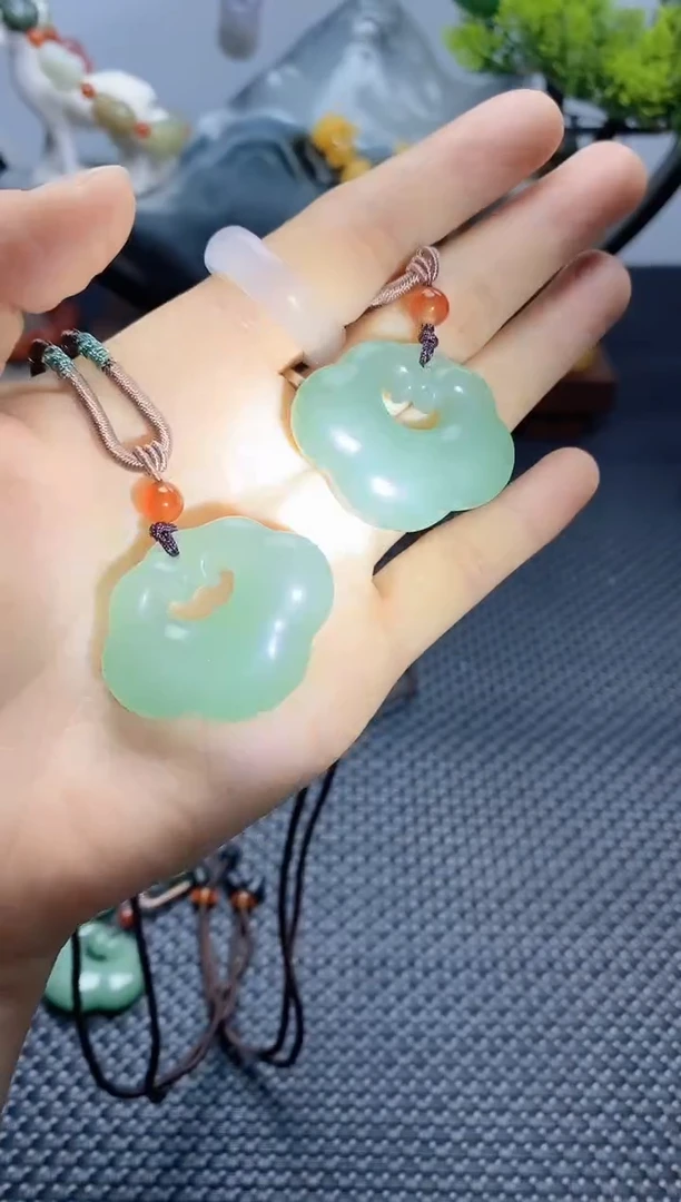 【闪购商品】东陵石颈饰未镶嵌小款如意锁