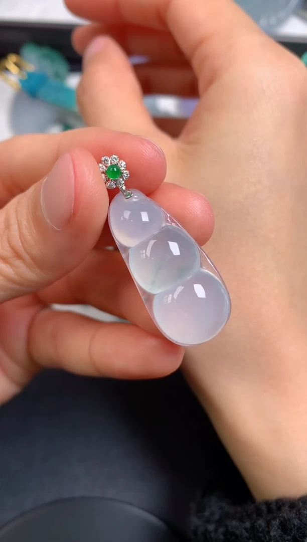 【闪购商品】翡翠颈饰18K金镶嵌0548854864