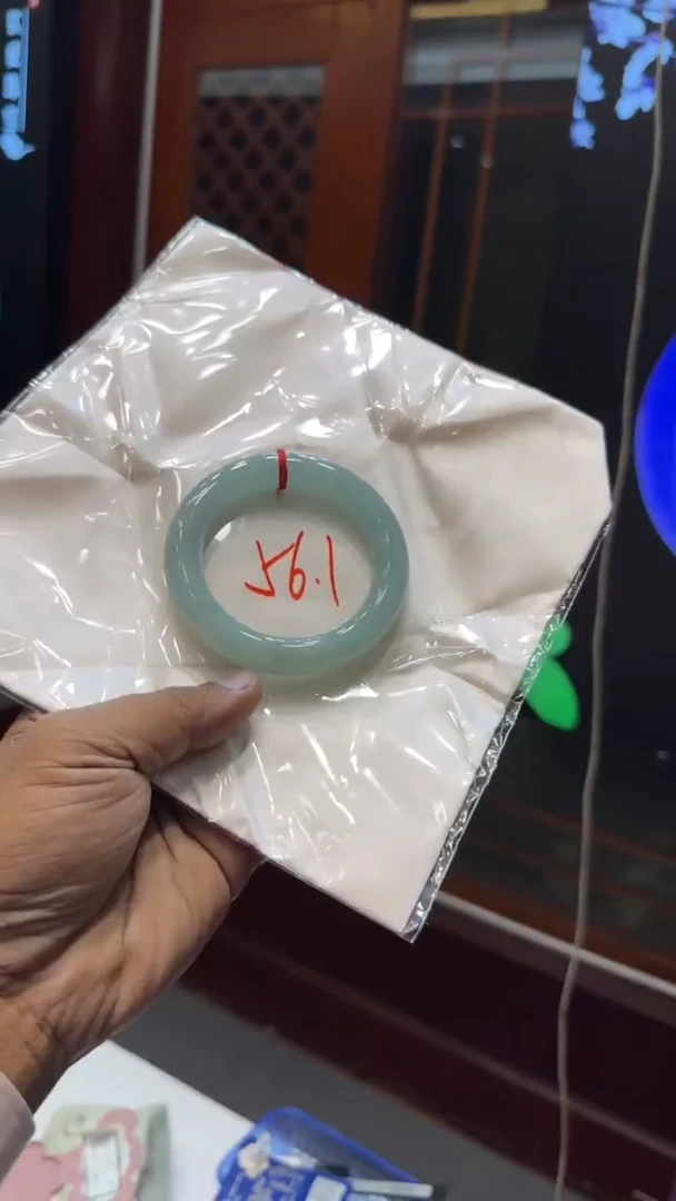 未镶嵌手镯翡翠手镯