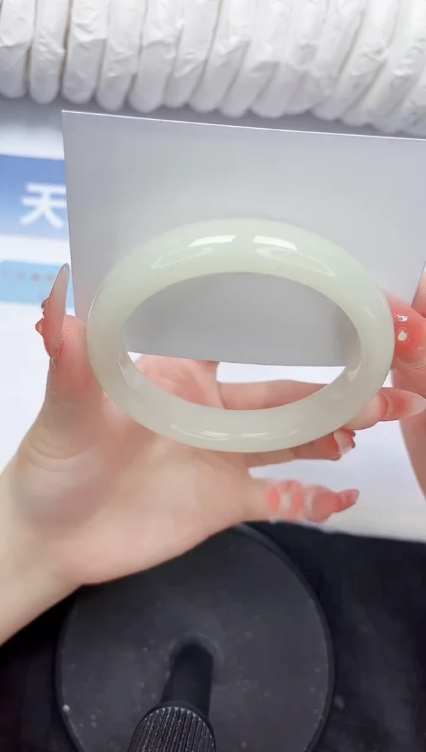 石英质玉手镯未镶嵌24-61.5