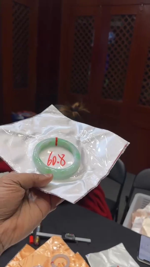 【闪购商品】翡翠手镯未镶嵌手镯