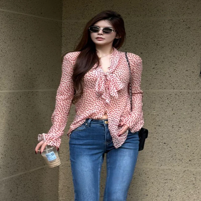 2025秋季设计感小众不撞衫上衣轻奢高级感减龄洋气粉色波点衬衫女