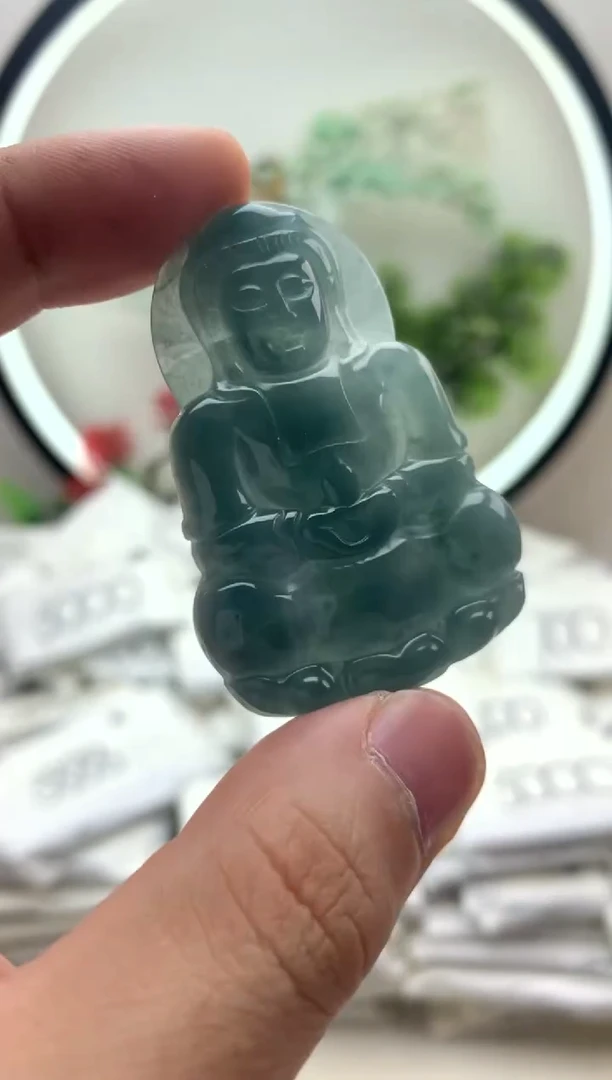 颈饰未镶嵌翡翠观音