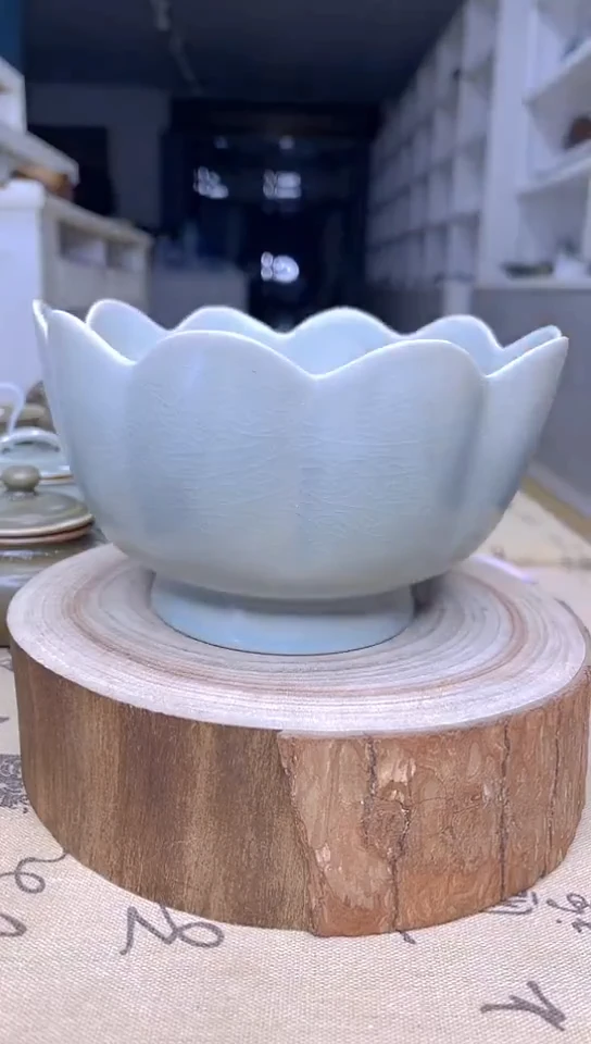 原生态原矿卵青莲花碗
