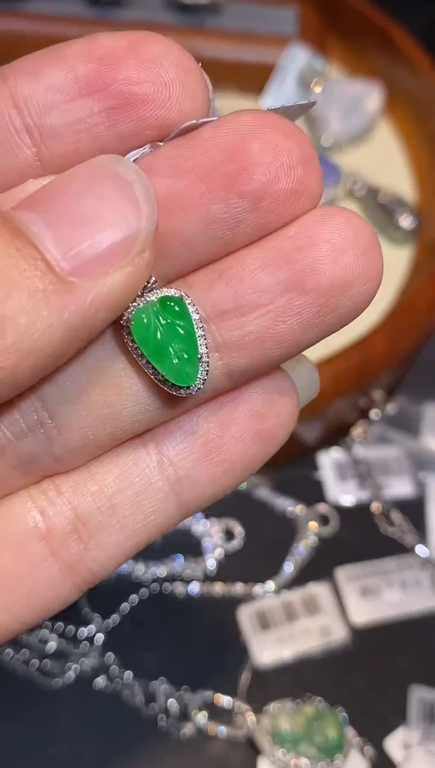 翡翠18K金镶嵌吊坠(不含链)吊坠