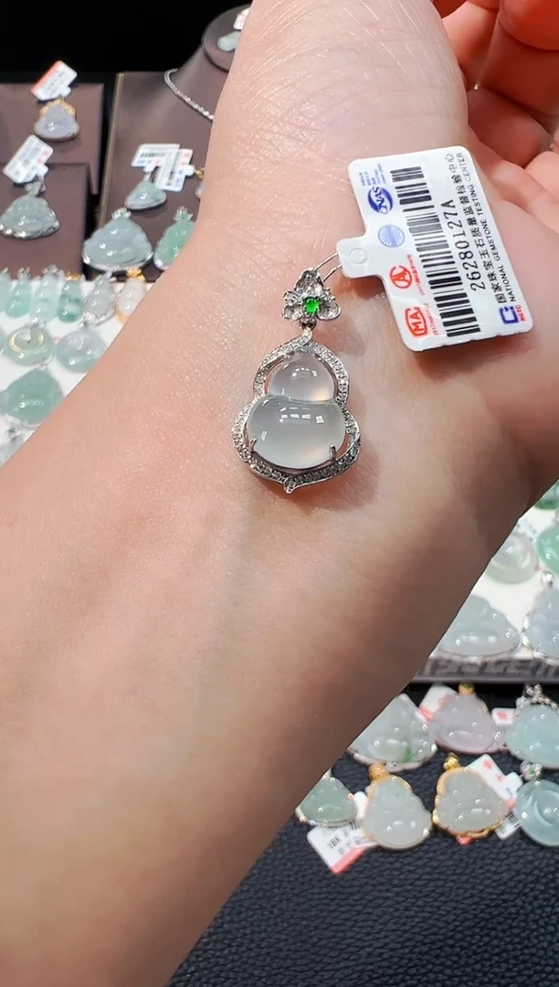 翡翠18K金镶嵌吊坠(不含链)葫芦吊坠127A