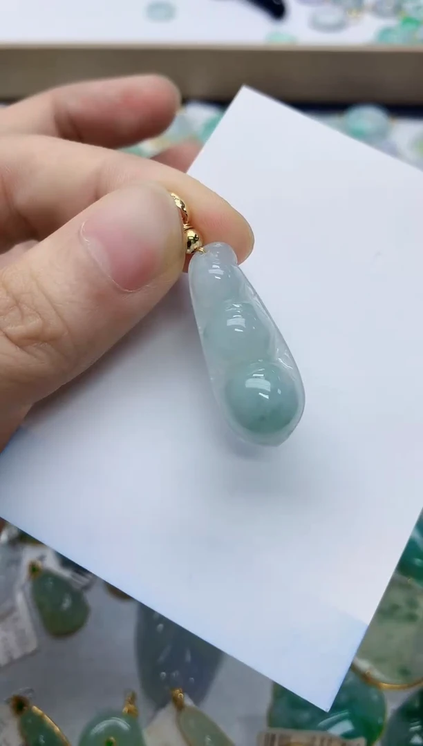 翡翠未镶嵌颈饰天然缅甸A货翡翠