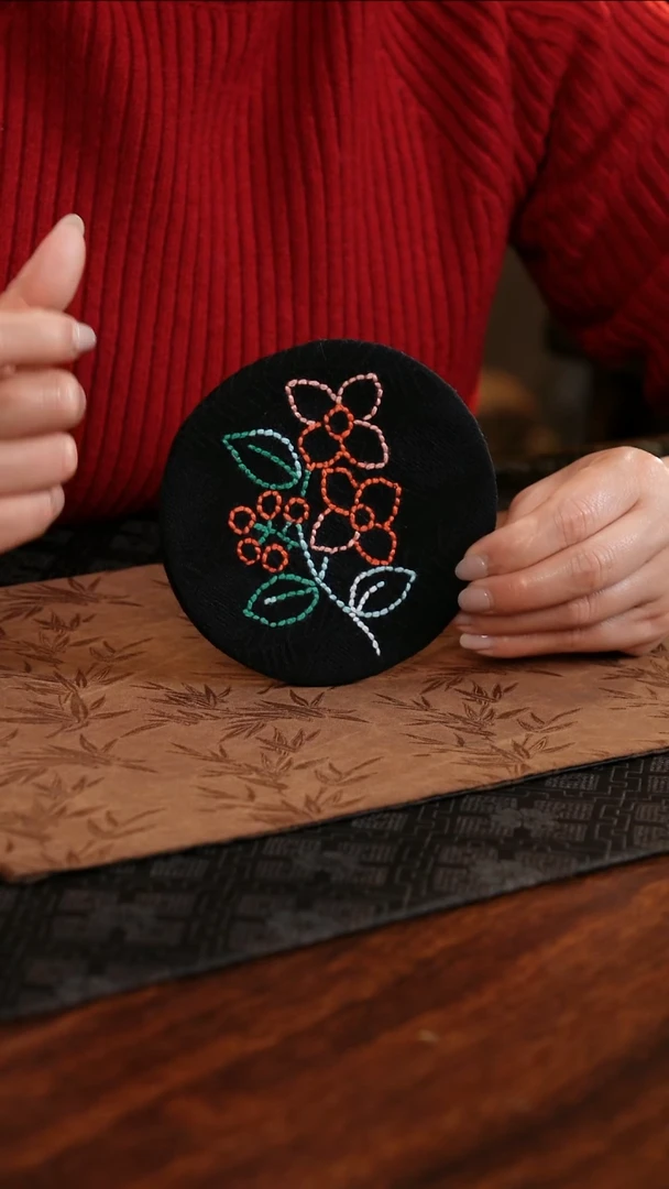 【闪购商品】织绣花卉圆形小号杯垫F款