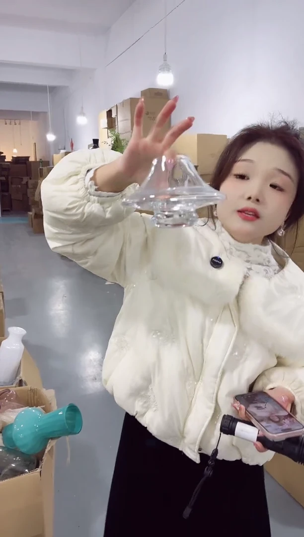 【闪购商品】玻璃私花花瓶微瑕-QS2Q