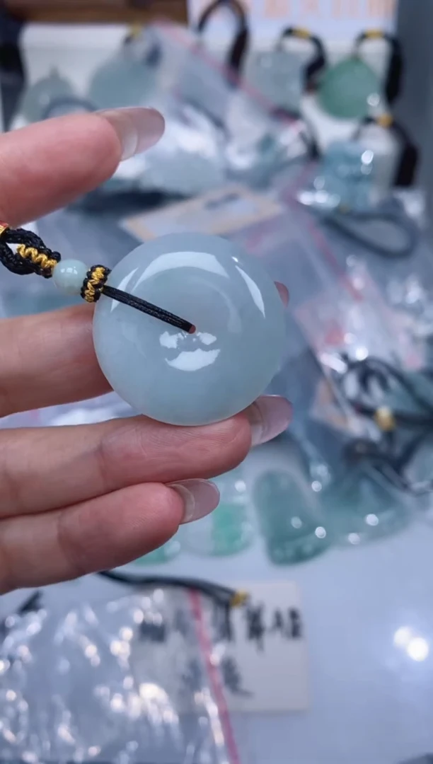 颈饰未镶嵌翡翠吊坠