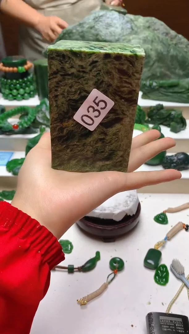 未镶嵌和田玉（碧玉）珠宝半成品1