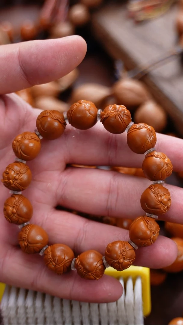 吊坠橄榄核小***?苏工橄榄核