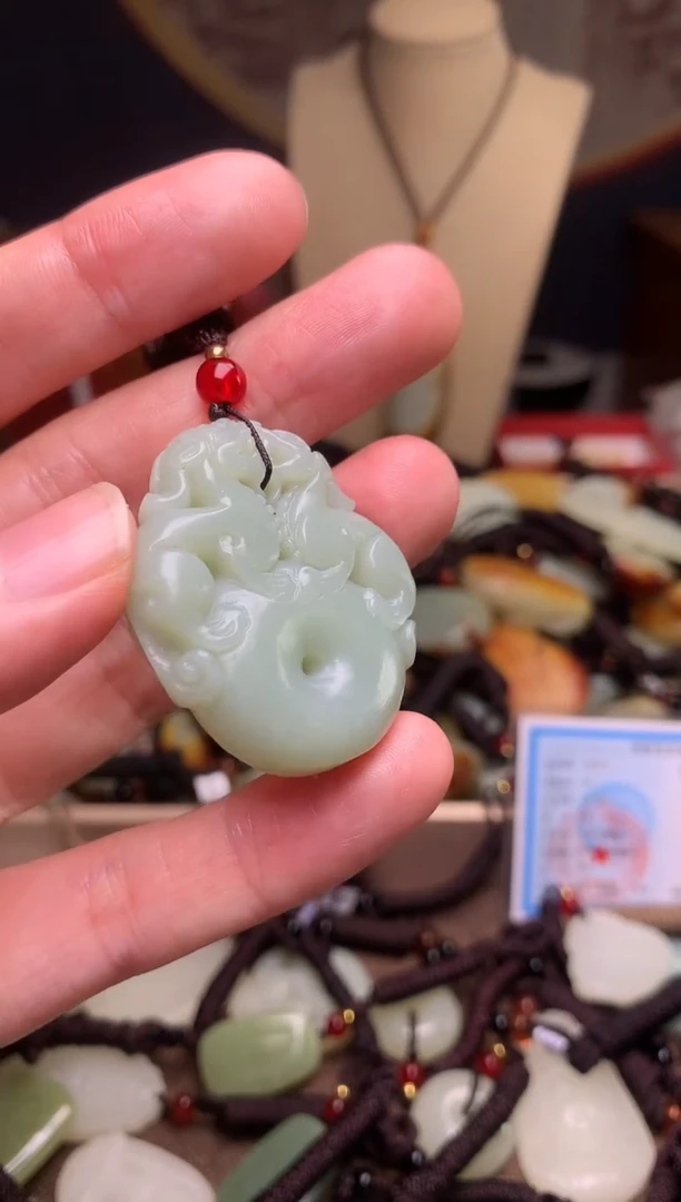颈饰未镶嵌和田玉新疆料青海料清水和田玉吊坠