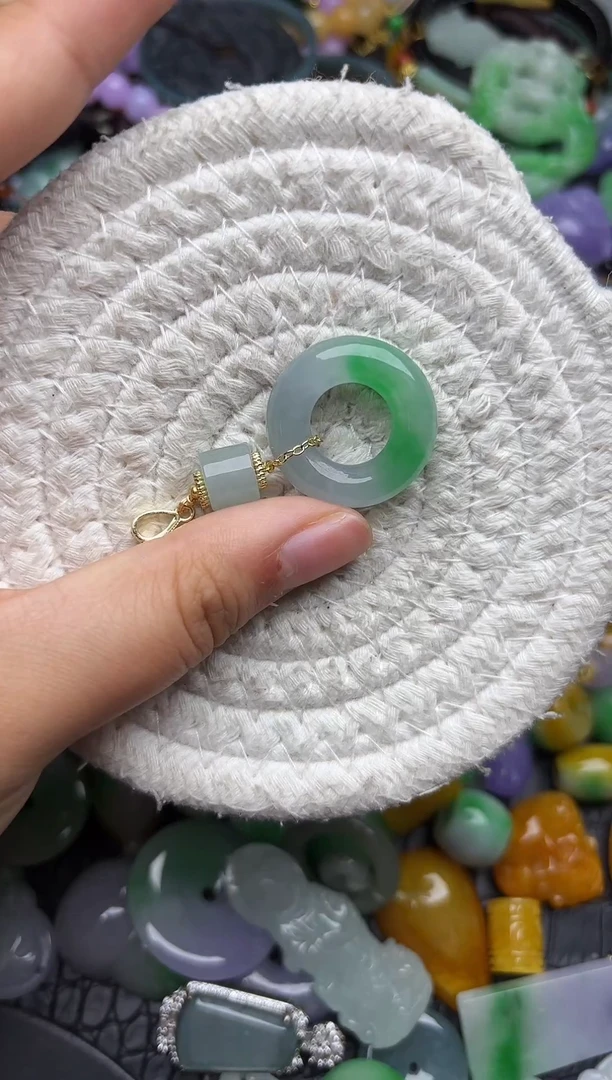 颈饰未镶嵌翡翠缅甸翡翠吊坠