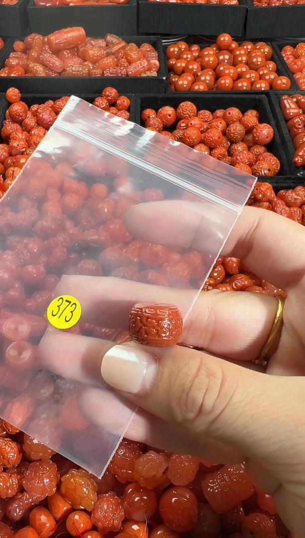 颈饰未镶嵌南红玛瑙1