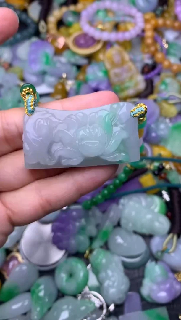 颈饰未镶嵌翡翠缅甸翡翠吊坠