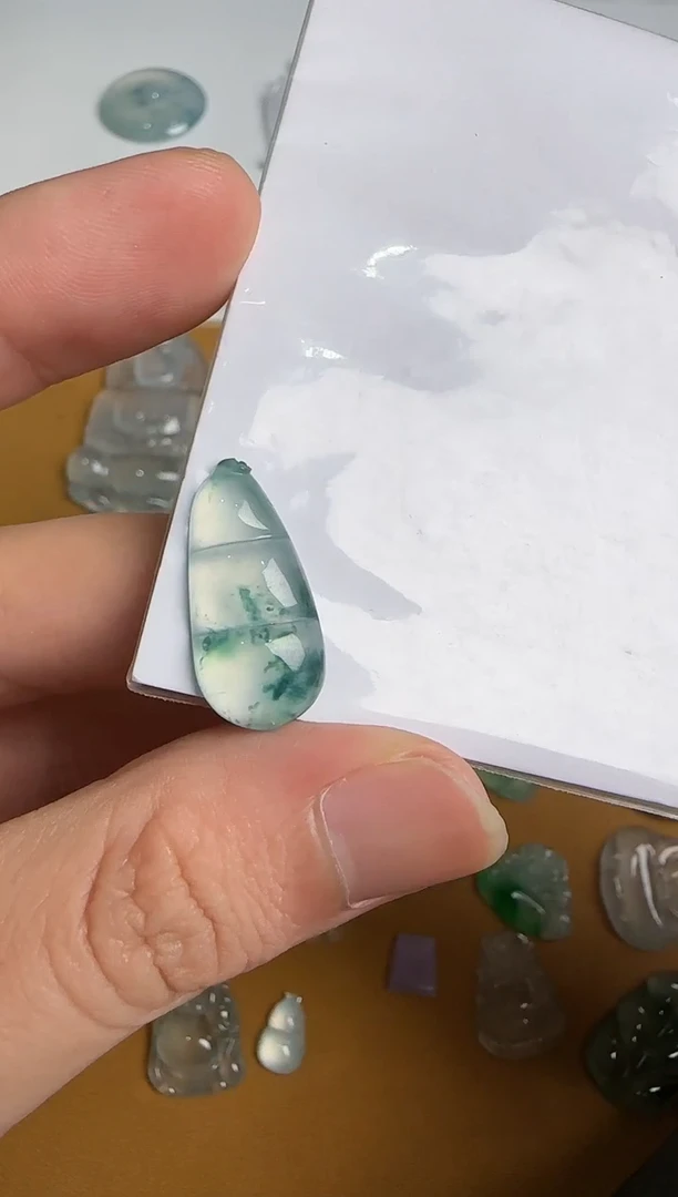 翡翠未镶嵌吊坠(不含链)豆子